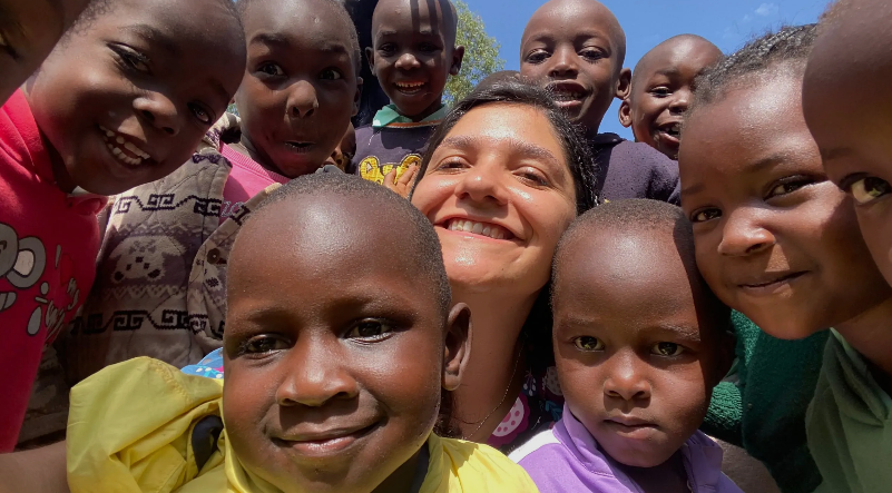Alumni de Terapia Ocupacional relata la experiencia de su voluntariado en Kenia