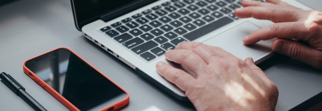 ULagos aplica encuesta de empleabilidad e inserción laboral a sus egresadas y egresados