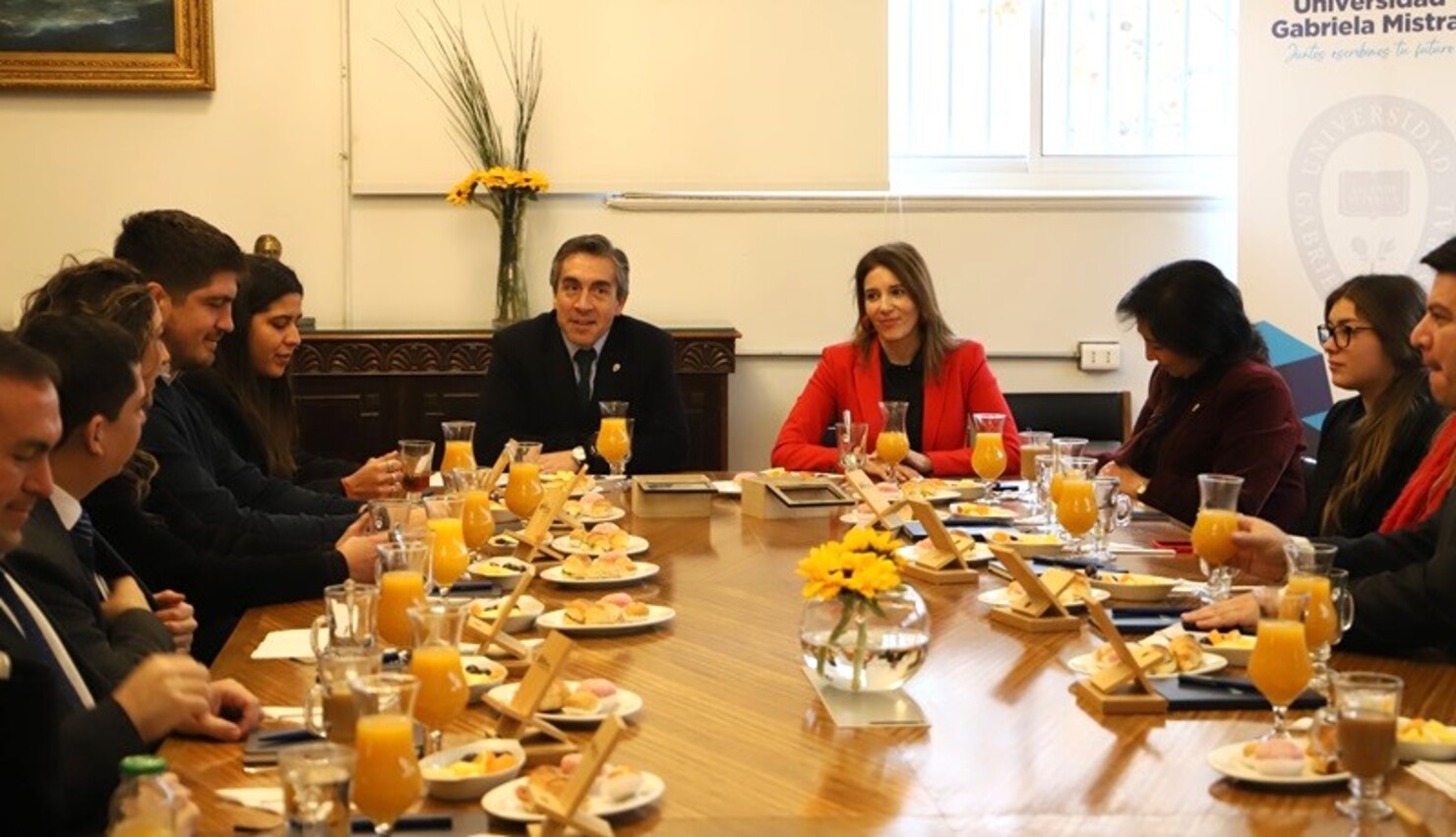 Encuentro Alumni Escuela de Derecho