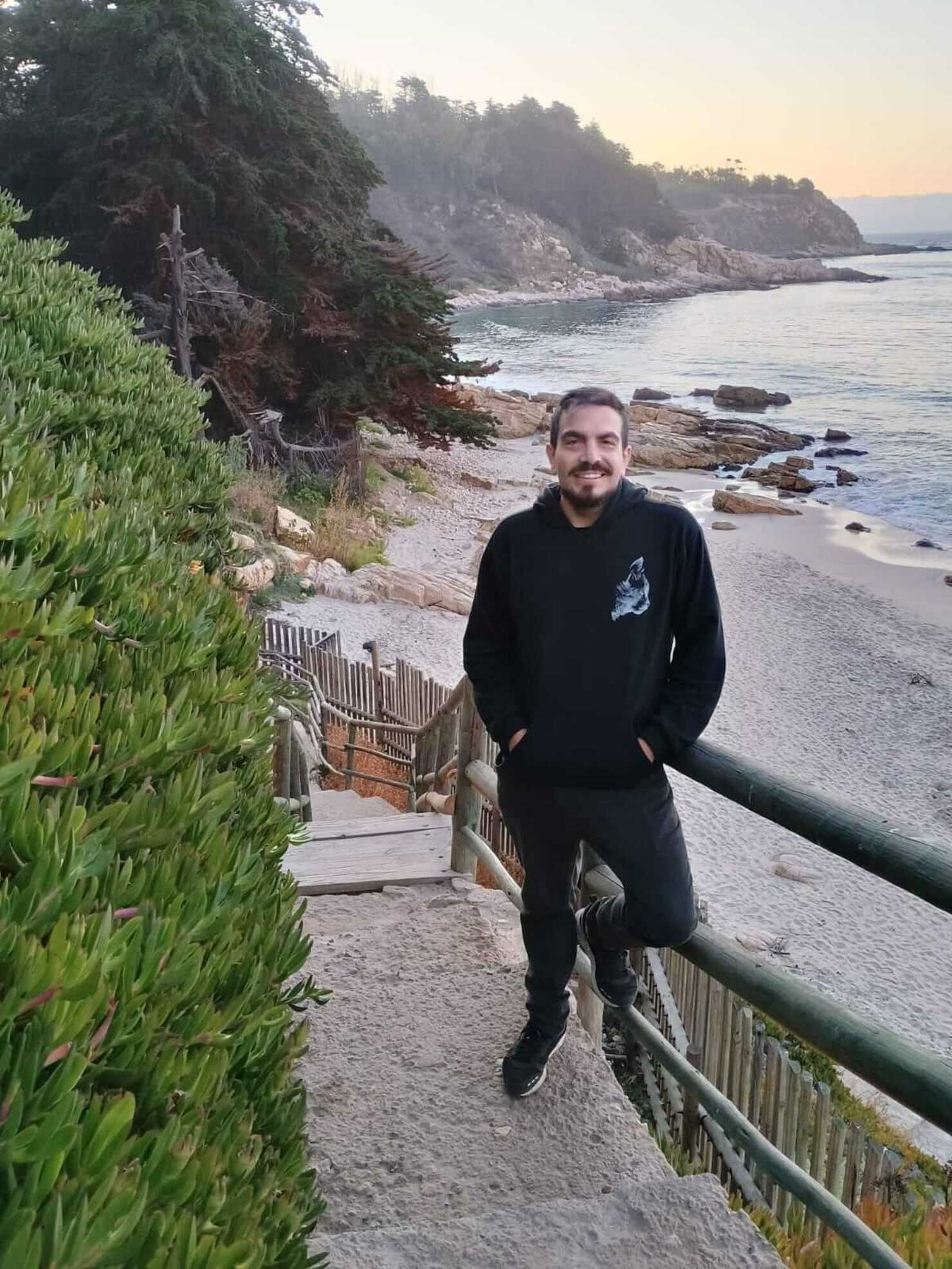 Julián Bustamante, Alumni Gestión de Información, Bibliotecas y Archivística