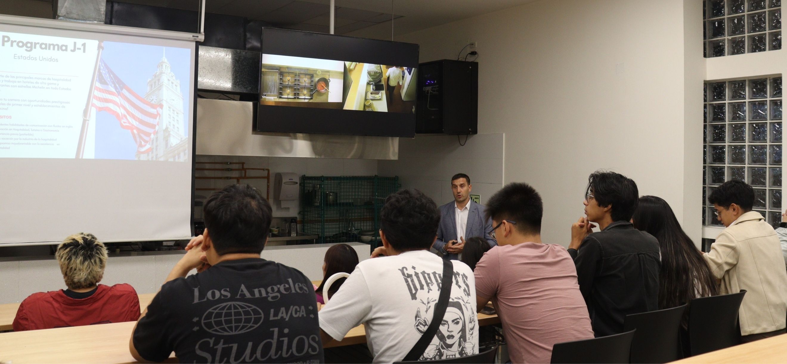 ¡Apoyándote para egresar! El Campus Romero te da la posibilidad de obtener créditos extraacadémicos para poder graduarte