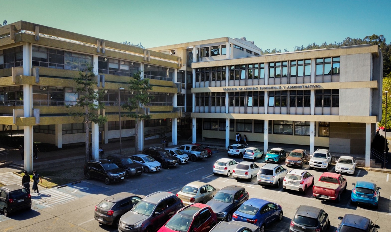 Nueva Directiva asume en la Asociación de Egresados de Ingeniería Comercial UdeC