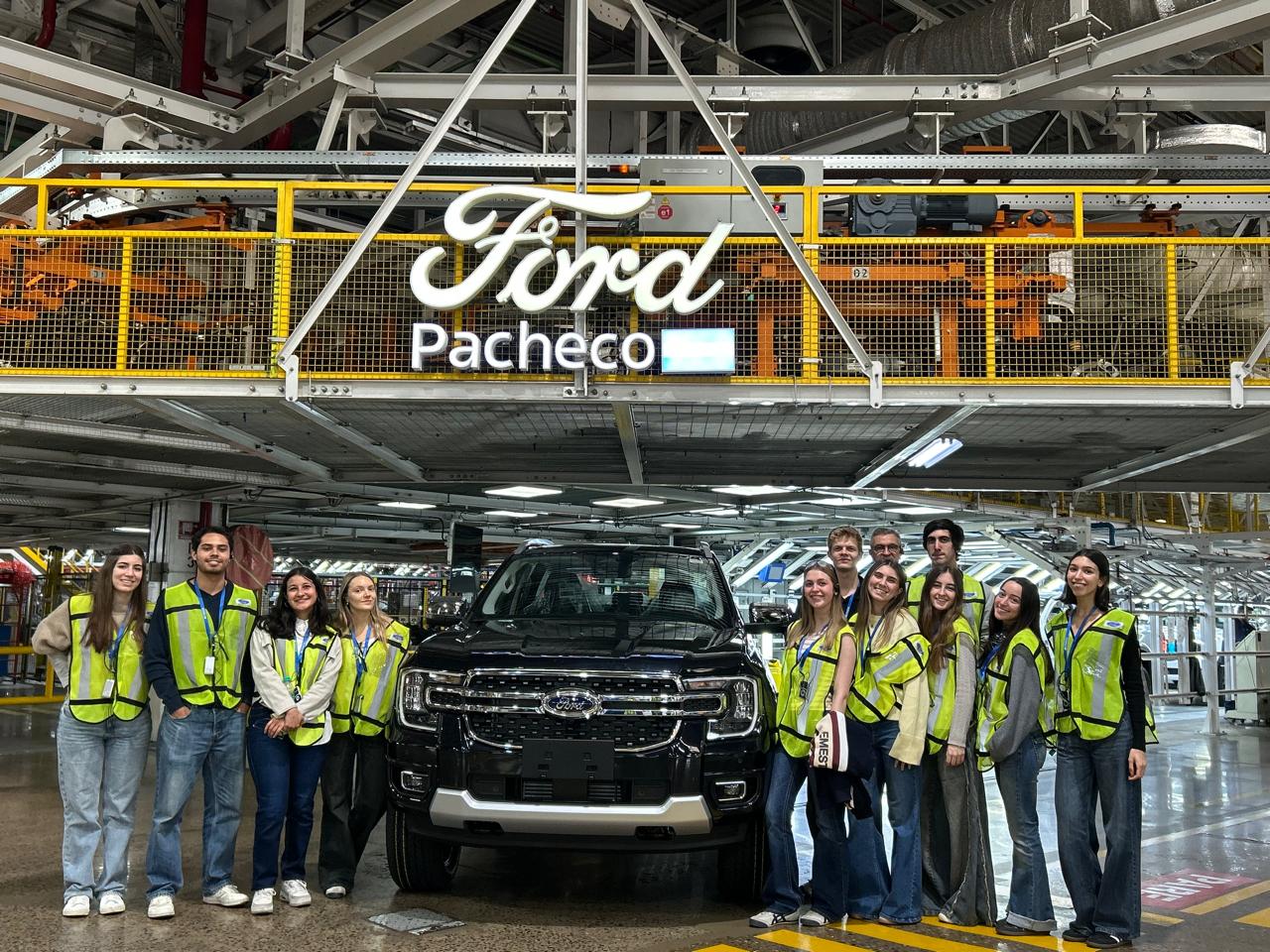Visita a la planta de Ford Argentina