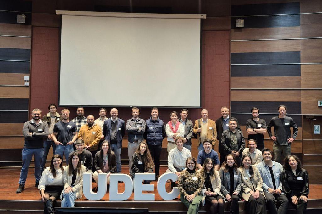 Emprendedores y emprendedoras de Santiago y Concepción se reunieron en los Encuentros de Comunidad de IncubaUdeC