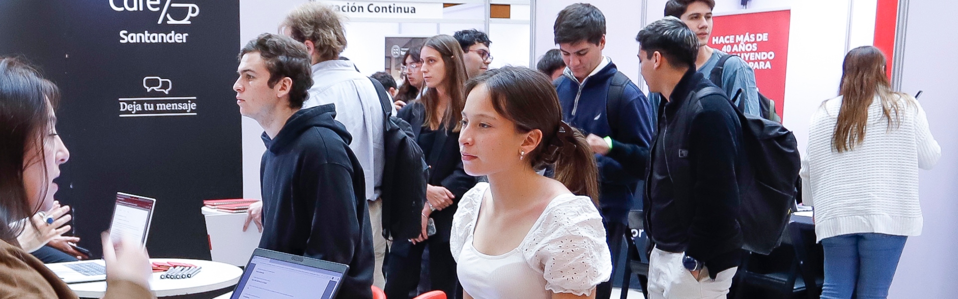 Para alumnos y alumni Uandes: más de 700 postulaciones a puestos de trabajo se realizaron en las ferias laborales