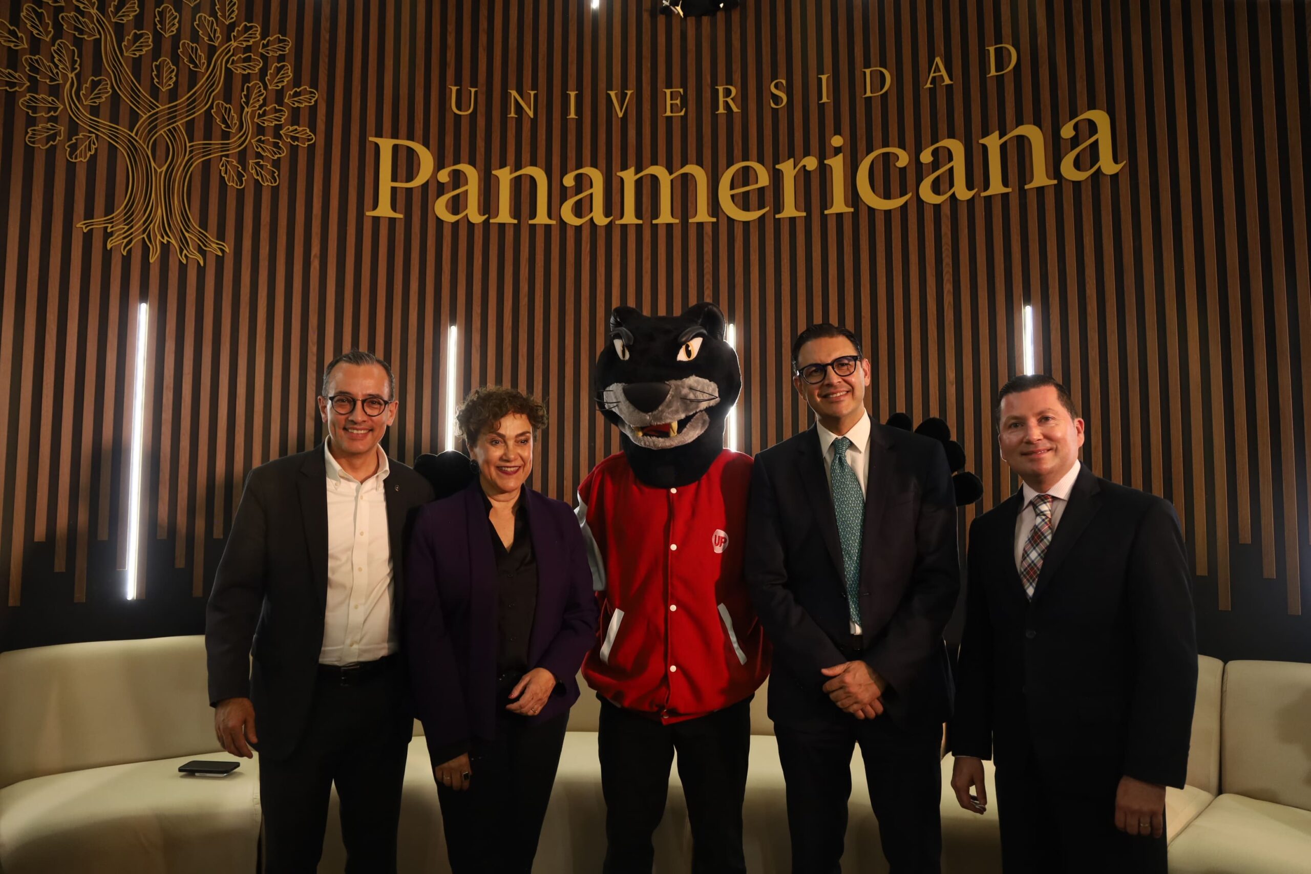 IA y Educación Humanista: la visión del Sistema UP-IPADE en la FIL Guadalajara