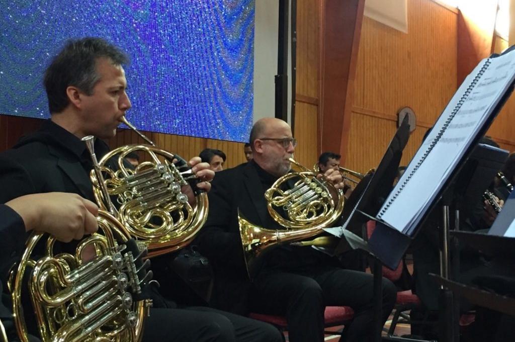 Músico de la Sinfónica busca maravillar a niños con proyecto sobre instrumentos de viento