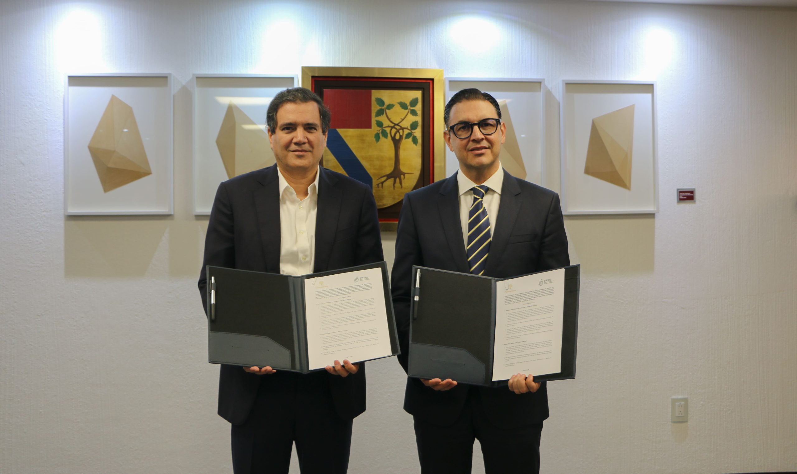 UP Guadalajara firma convenio con IPEJAL para impulsar la formación financiera