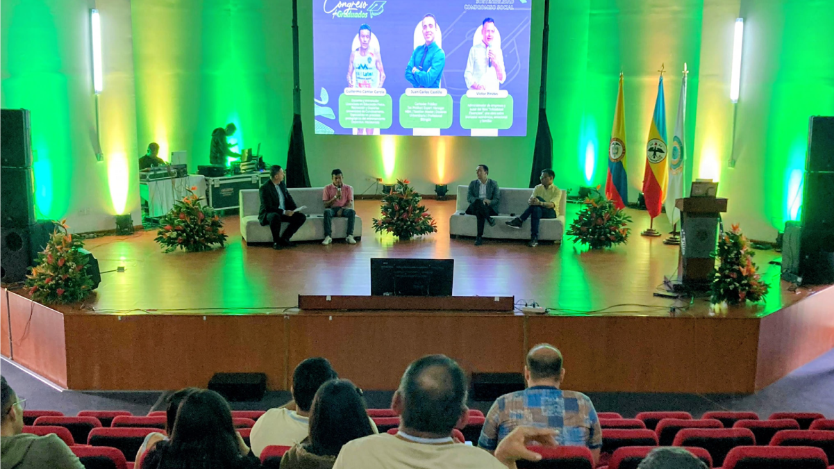 Compromiso Social y Tecnología en el Congreso de Graduados