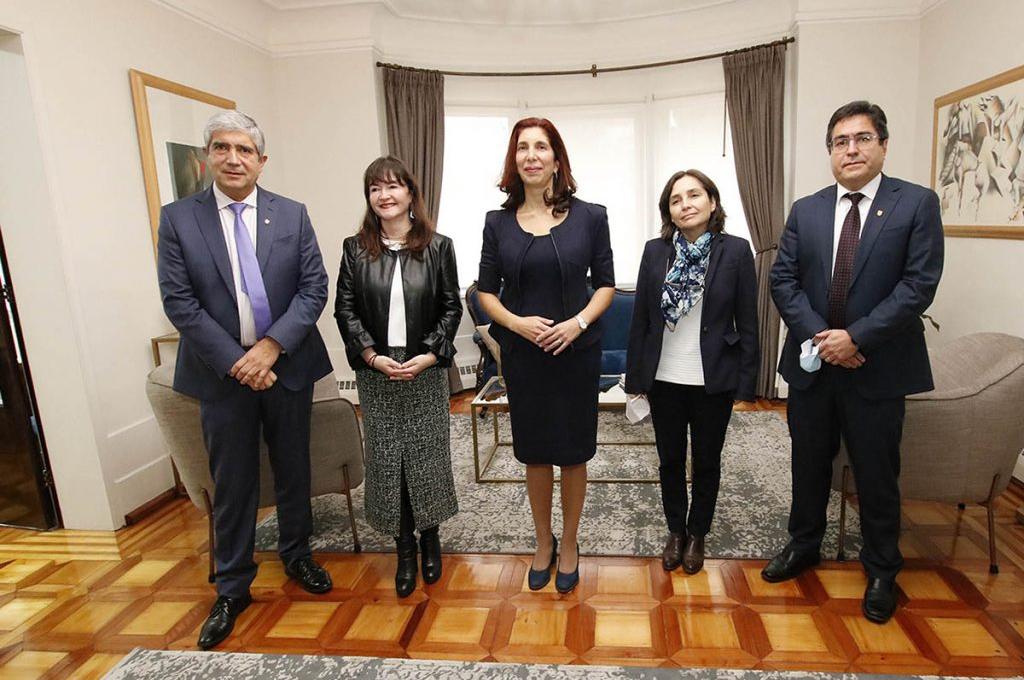 Rector Saavedra presenta nuevas y nuevos integrantes del equipo directivo UdeC para el periodo 2022-2026