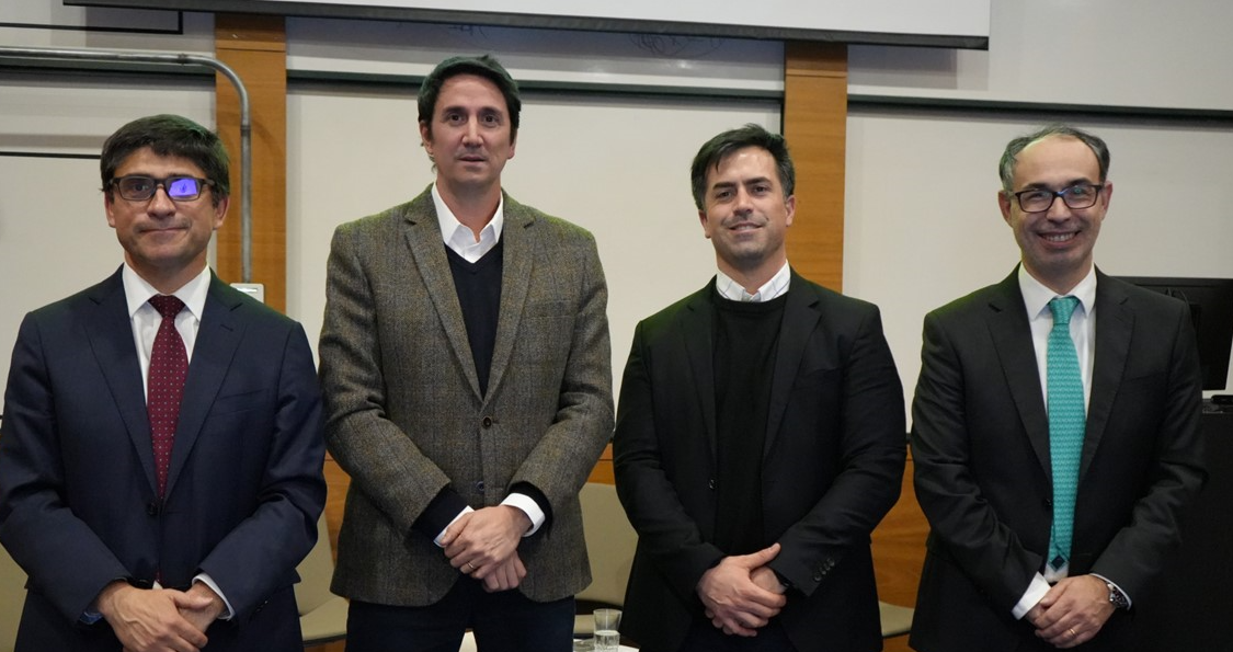 Inteligencia Artificial en el Derecho laboral: expertos expusieron para alumniUANDES
