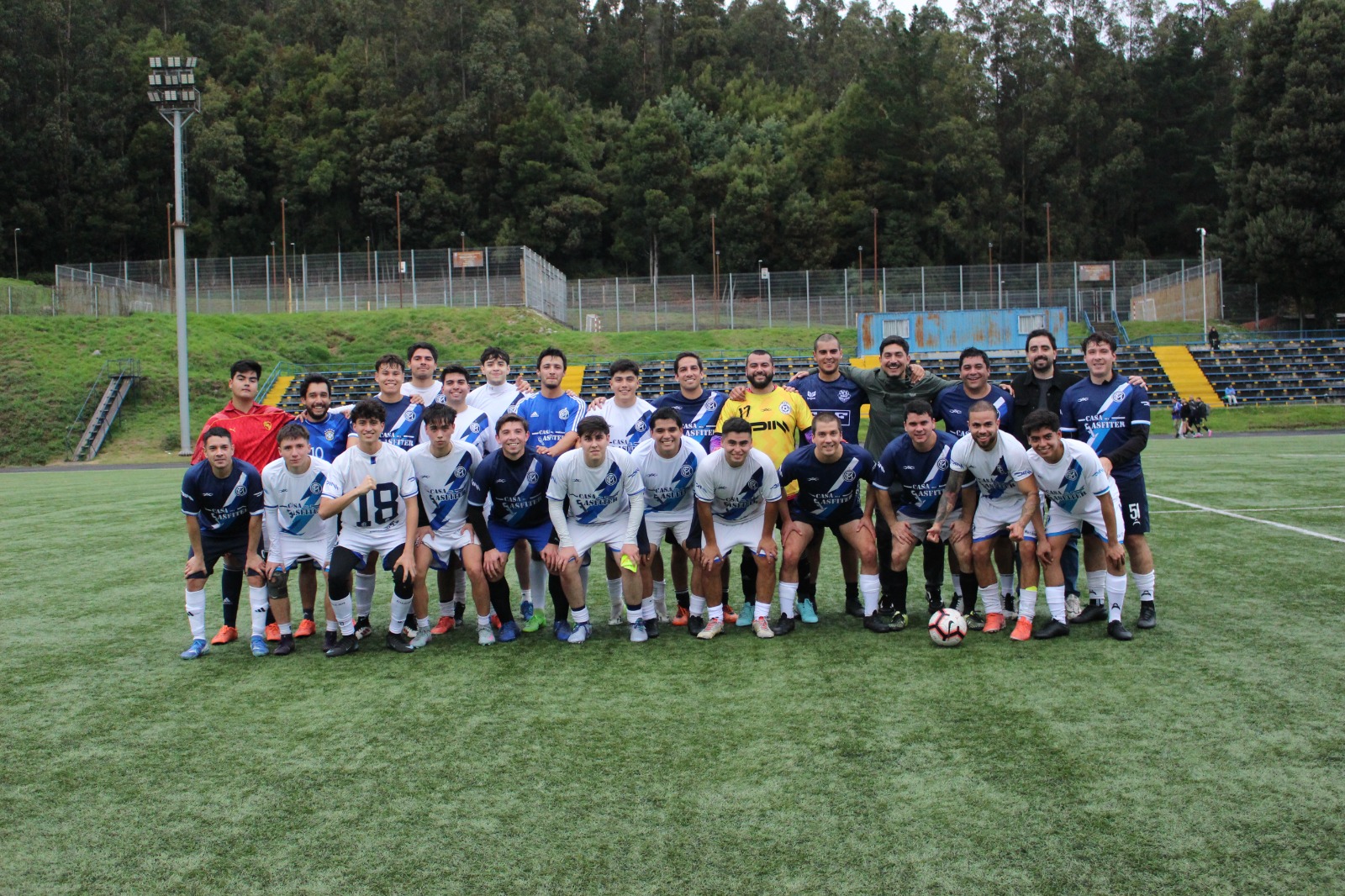 Encuentro generacional en el Estadio UdeC: Los "Históricos" de Mecánica se imponen en la segunda versión de la Copa "Gracias a la Vida"