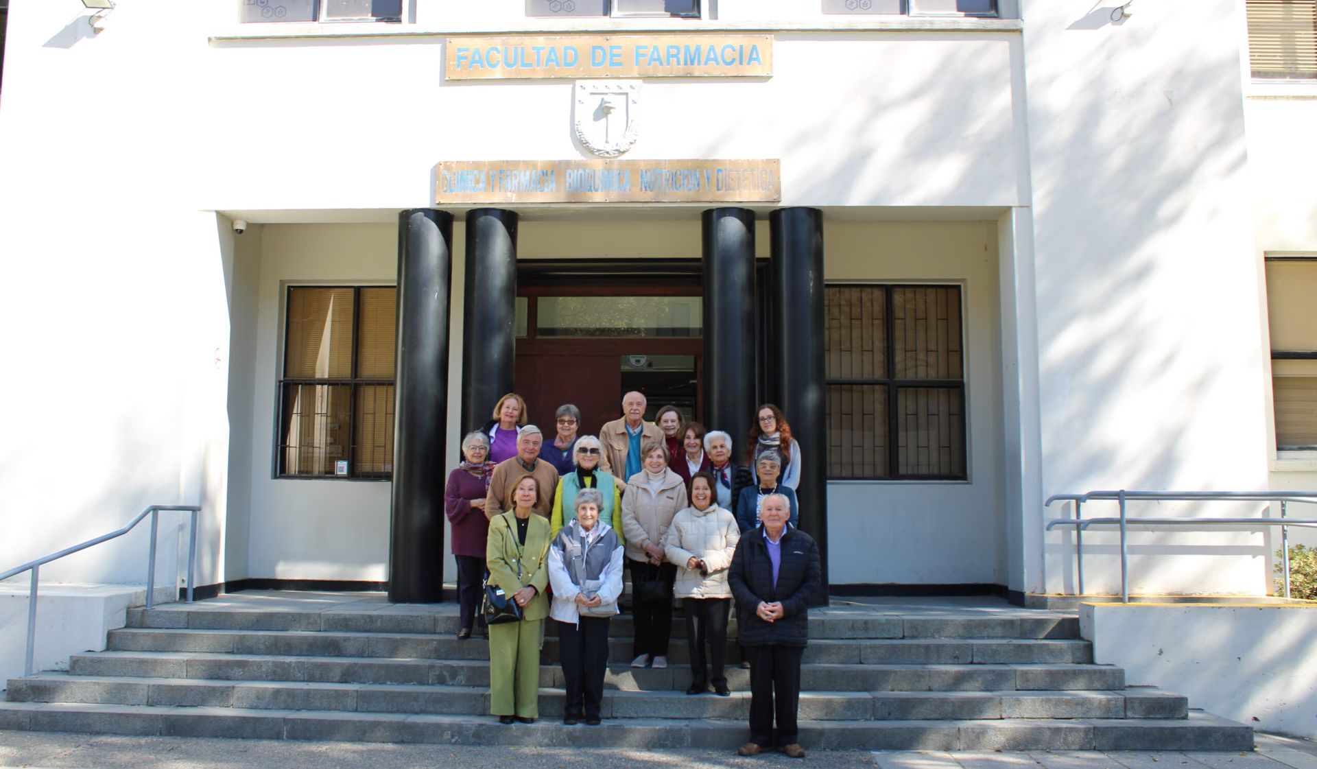 Generación 70 de Química y Farmacia y Bioquímica vuelve a su Alma Mater en emotiva jornada de reencuentro y aprendizaje