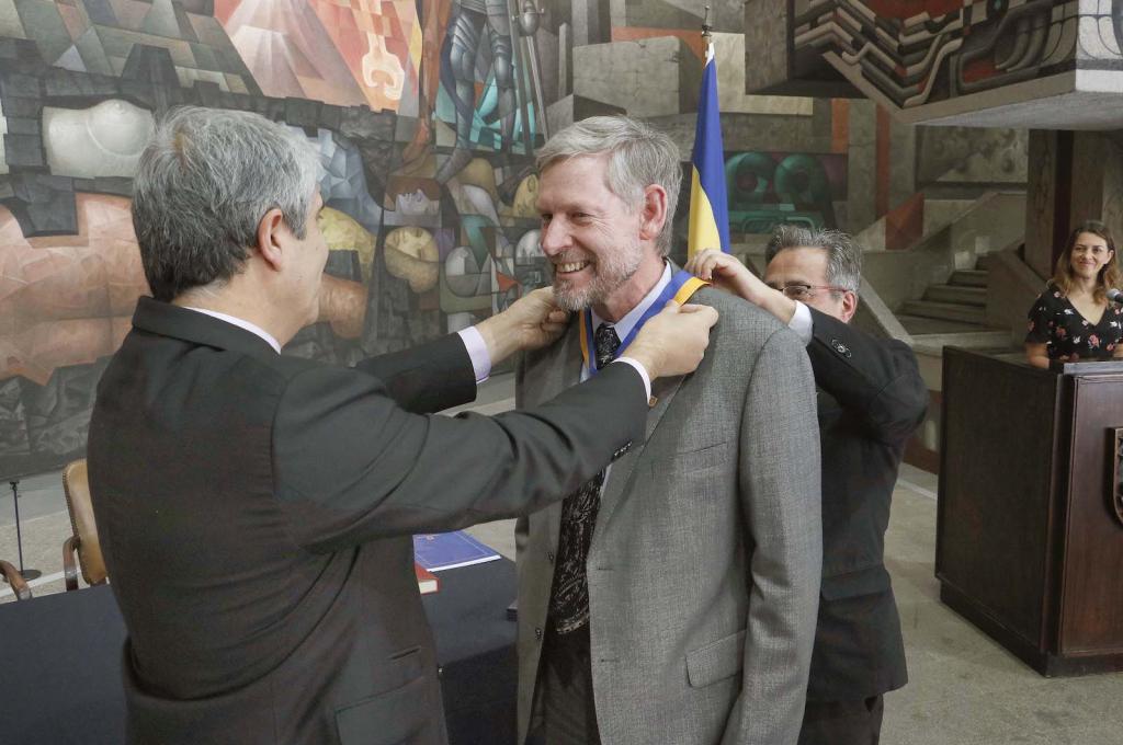 Astrónomo Douglas Geisler recibió título honorífico de Profesor Emérito de la UdeC