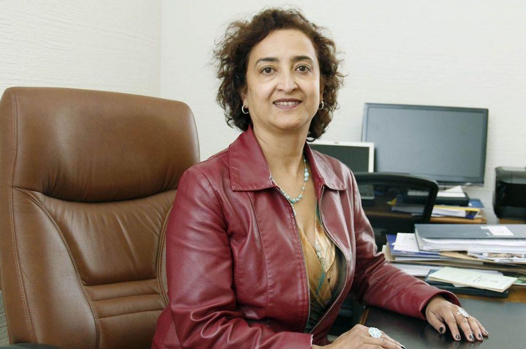 ¿Vacuna o antiviral? Decana de Ciencias Biológicas UdeC explica diferencias