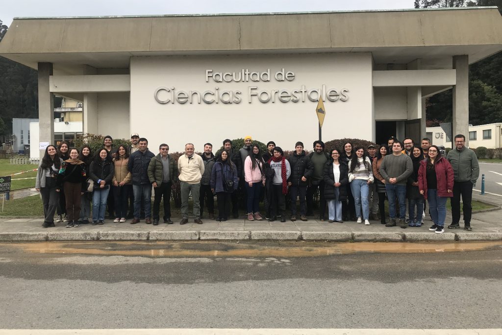 Facultad de Ciencias Forestales y Departamento de Oceanografía desarrollaron encuentros Alumni