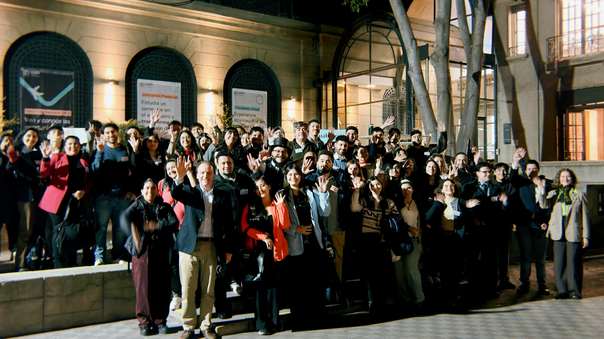 Red Alumni UAH se reencuentra en el Campus Patrimonial en diálogo con el rector Cristián del Campo SJ
