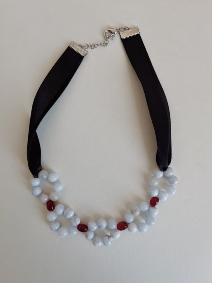 Collar tejido de Calcedonia.