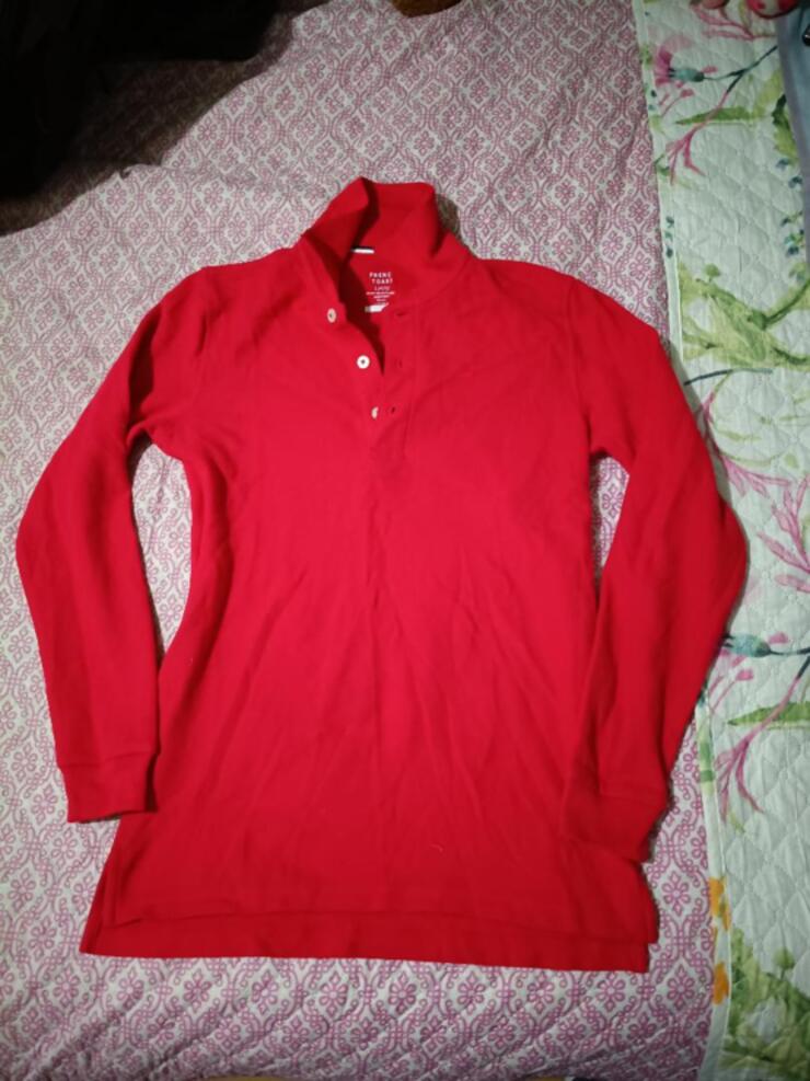 Polera roja manga larga