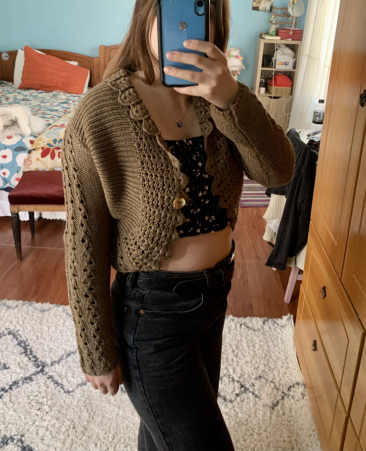 Chaleco de hilo cafe corto