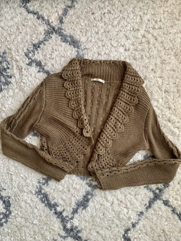 Chaleco de hilo cafe corto