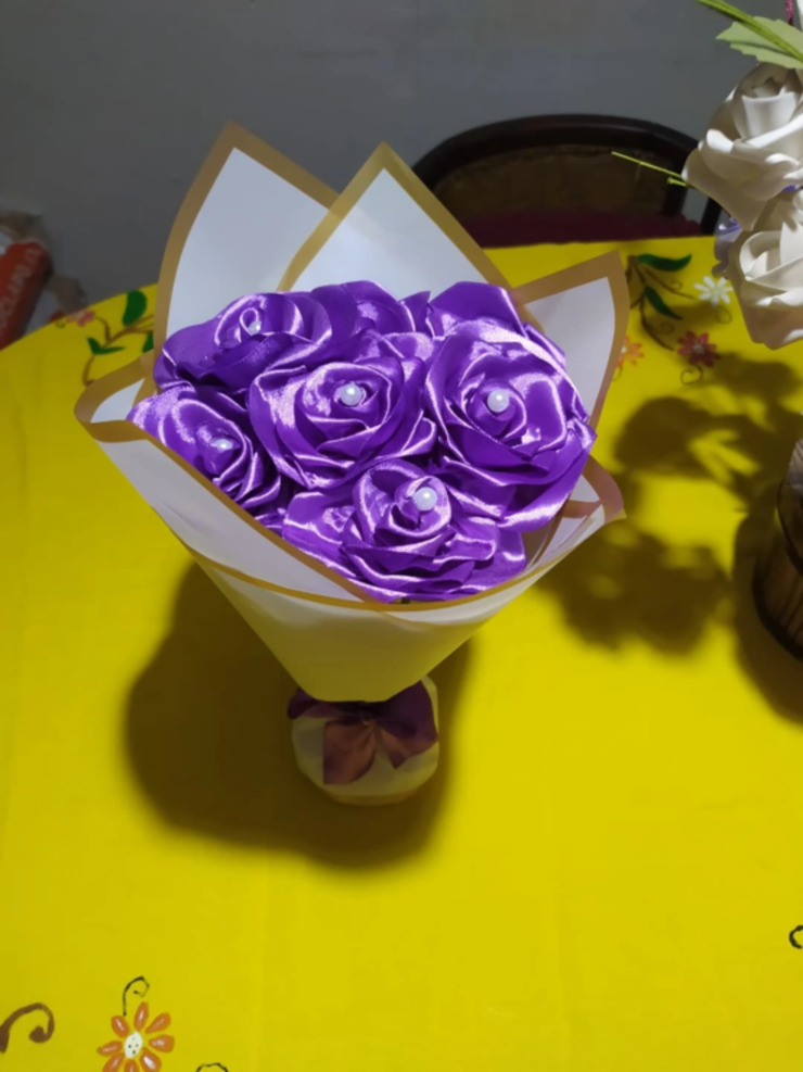 Ramo de 7 rosas eternas talla L