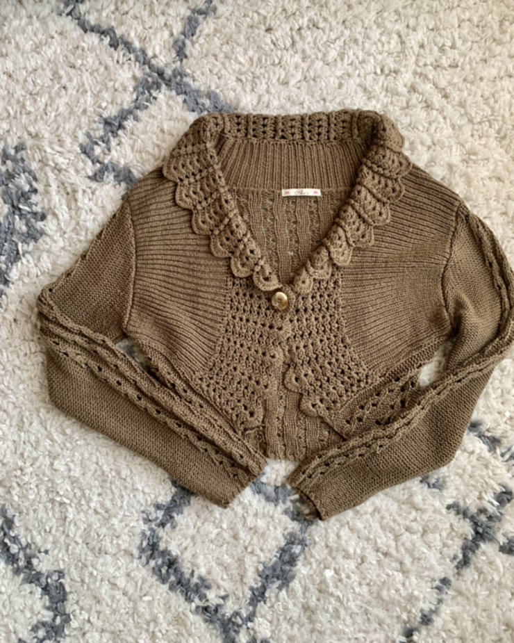 Chaleco de hilo cafe corto