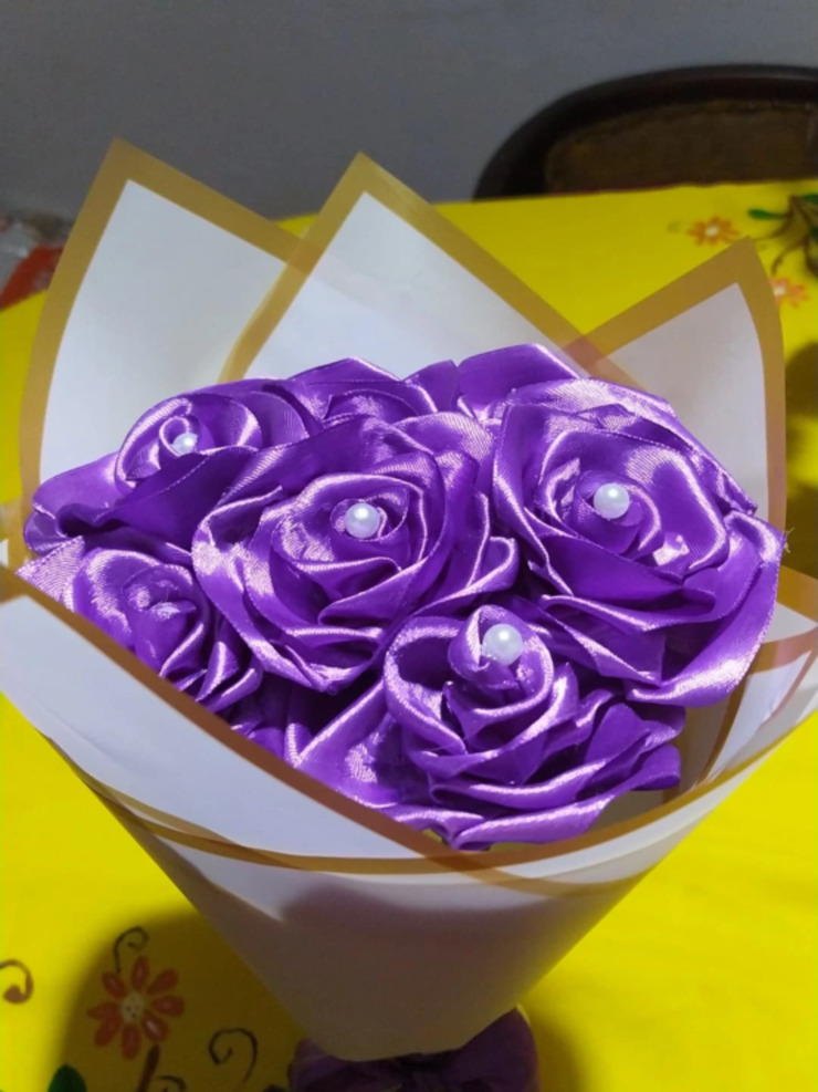 Ramo de 7 rosas eternas talla L